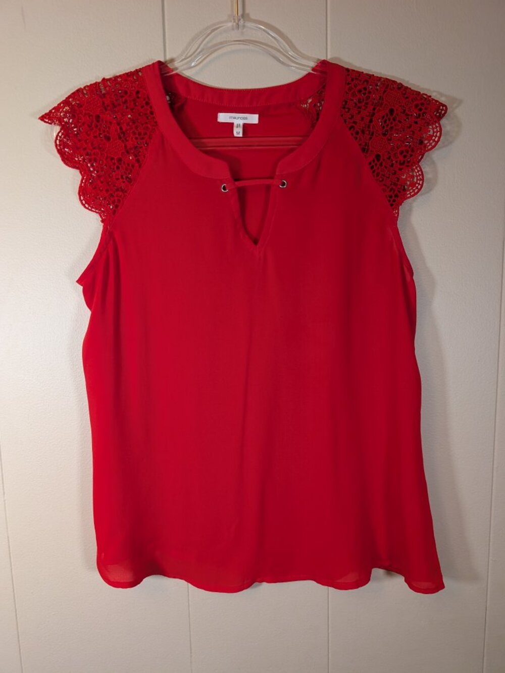 RED Lace Cap Sleeve Blouse M Maurices Keyhole Crochet Eyelet Romantic Top